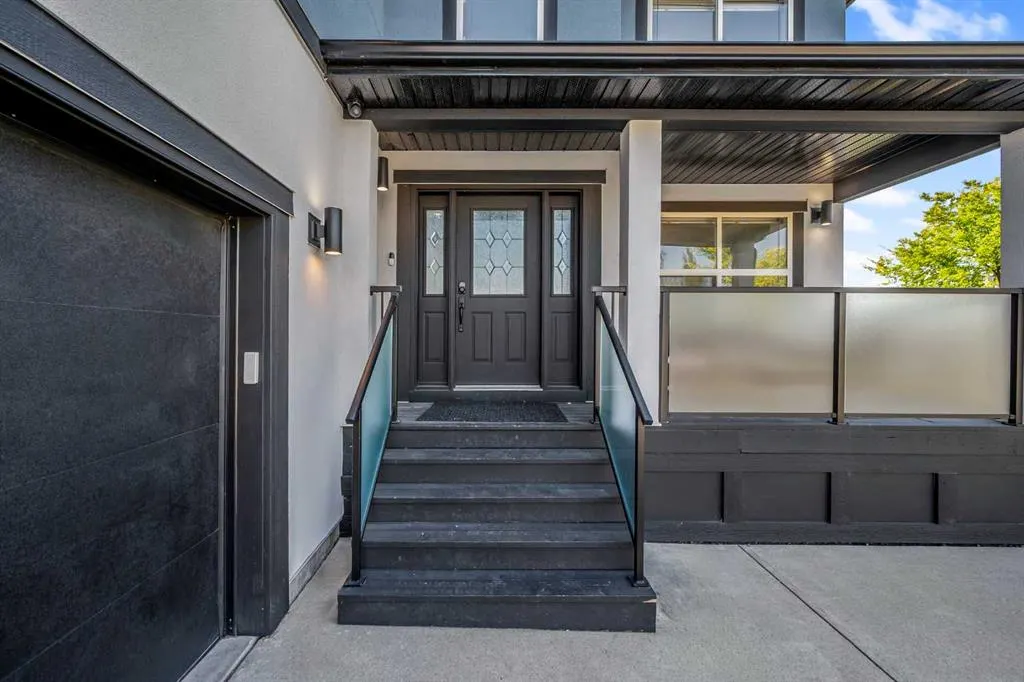 80 Canoe Square SW