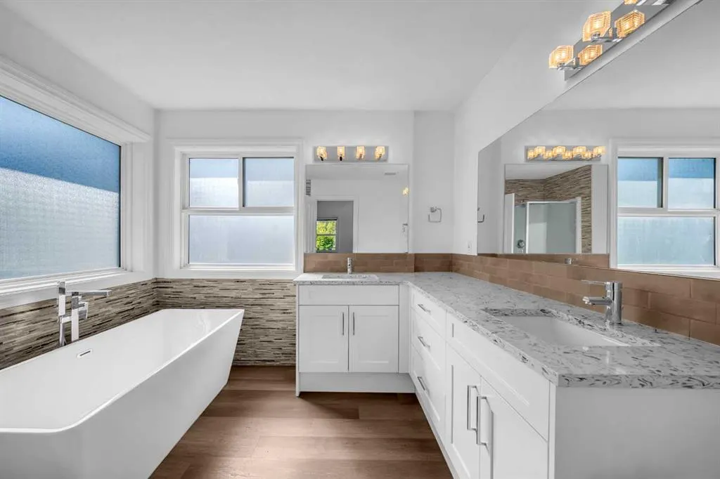 80 Canoe Square SW