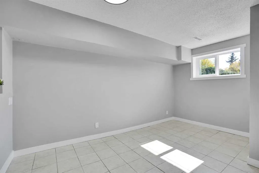 216 Templevale Road NE