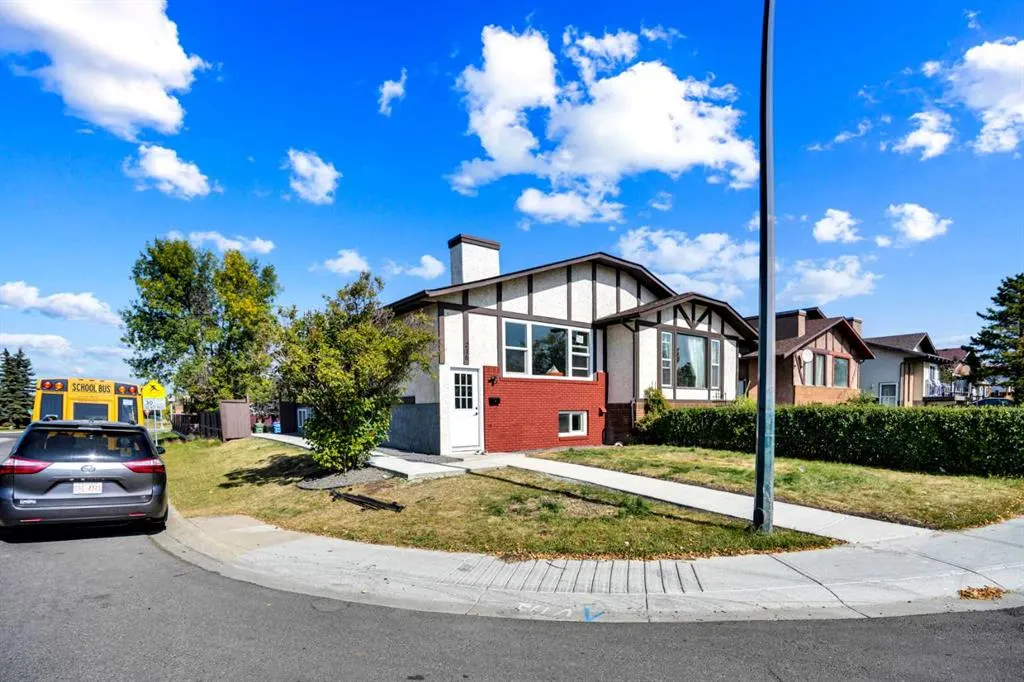 216 Templevale Road NE