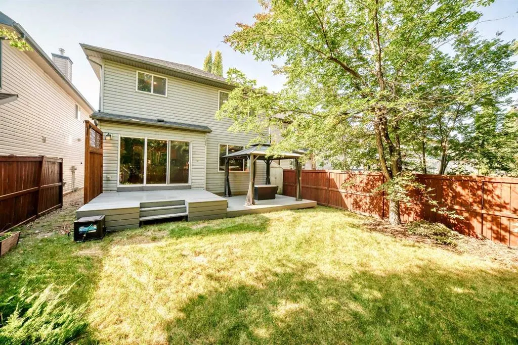 176 Cranwell Crescent SE
