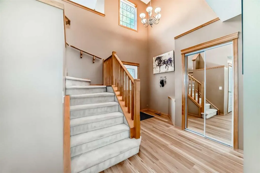 176 Cranwell Crescent SE