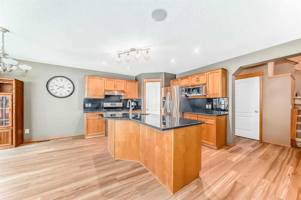 176 Cranwell Crescent SE