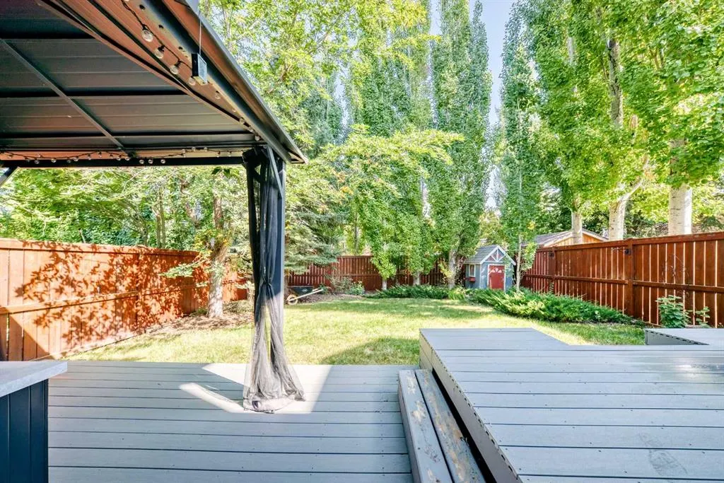 176 Cranwell Crescent SE