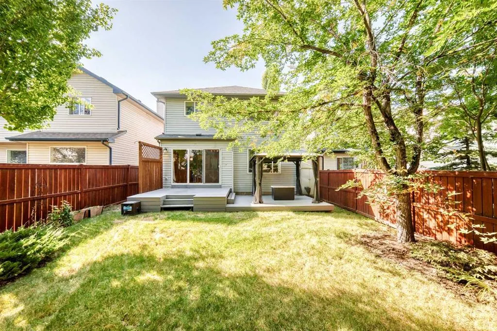 176 Cranwell Crescent SE