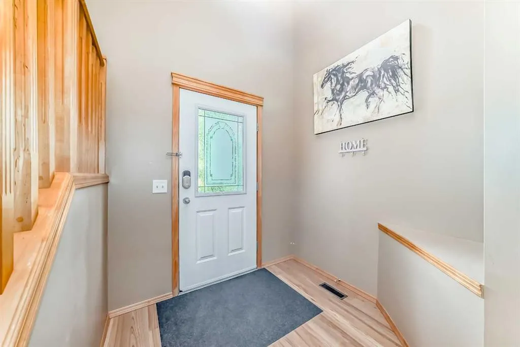 176 Cranwell Crescent SE