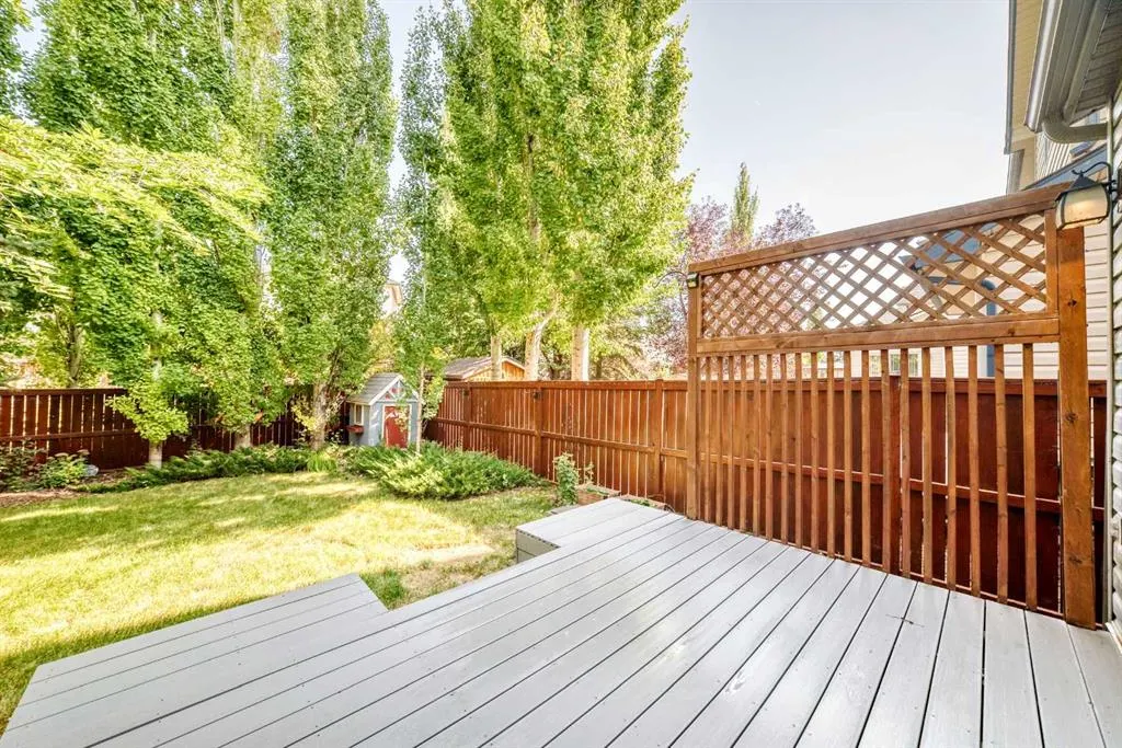 176 Cranwell Crescent SE