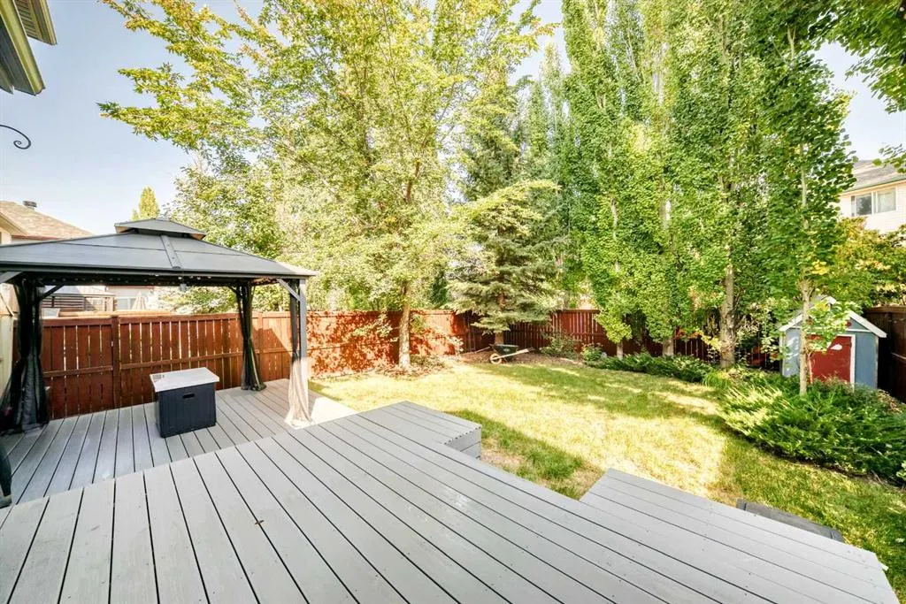 176 Cranwell Crescent SE