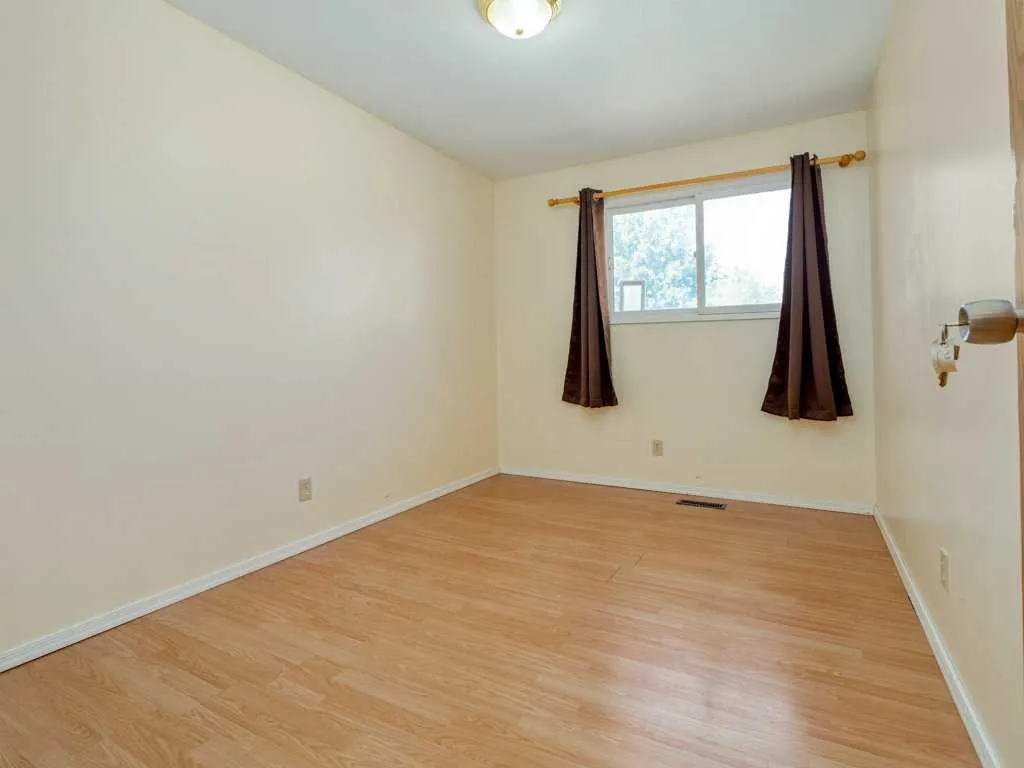 43 Ryerson Road W