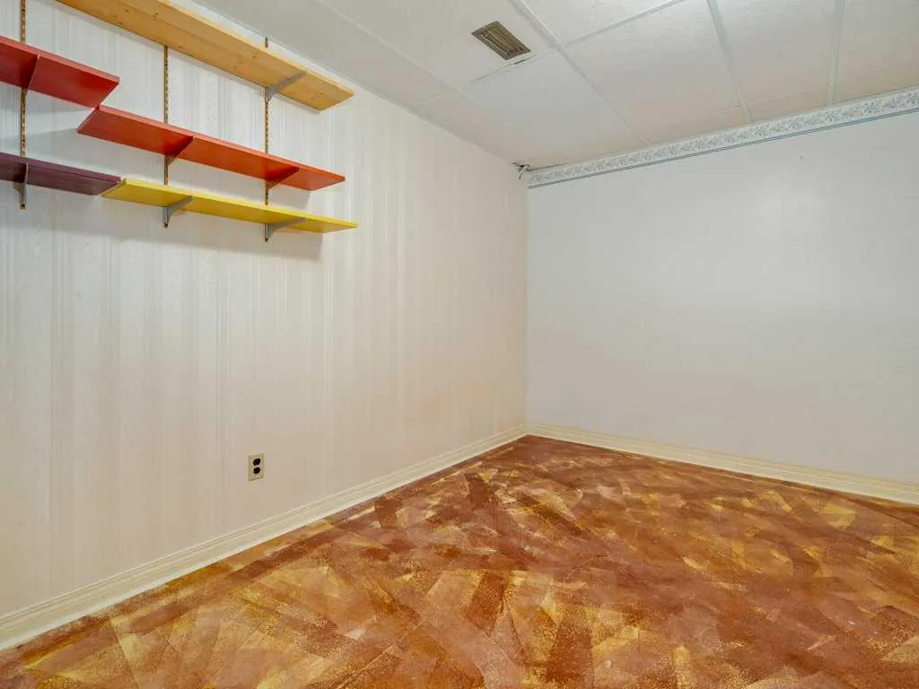 43 Ryerson Road W
