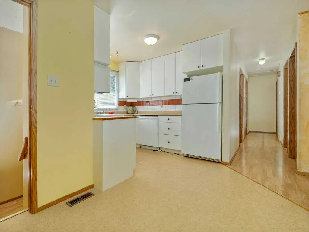 43 Ryerson Road W