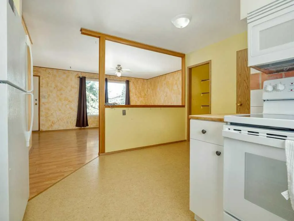 43 Ryerson Road W