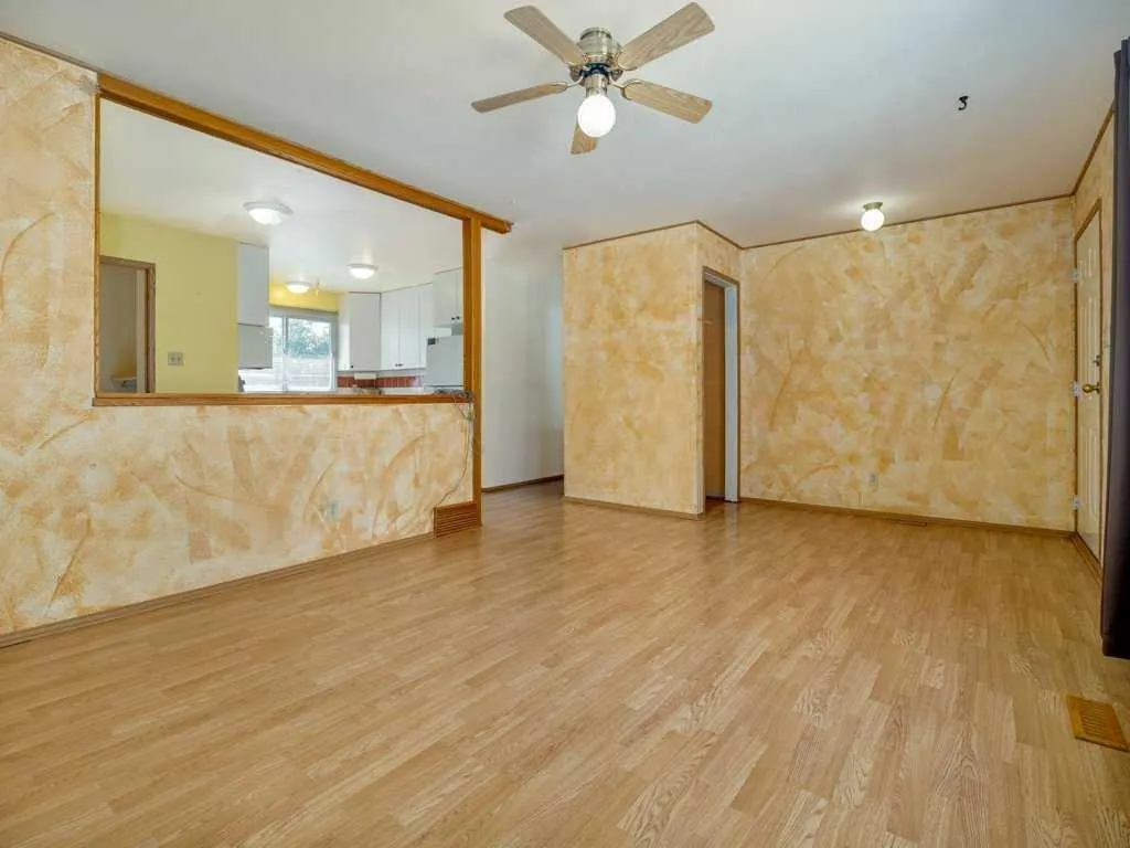 43 Ryerson Road W