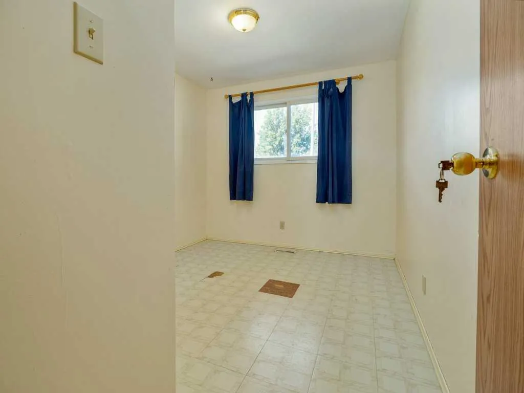 43 Ryerson Road W