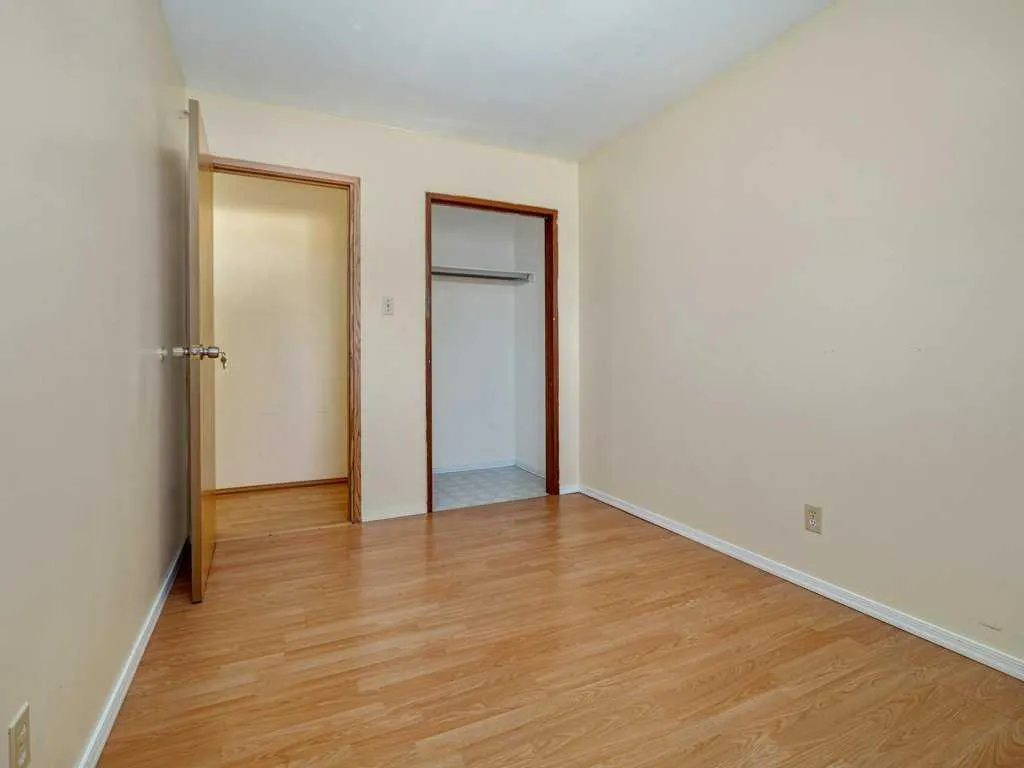 43 Ryerson Road W