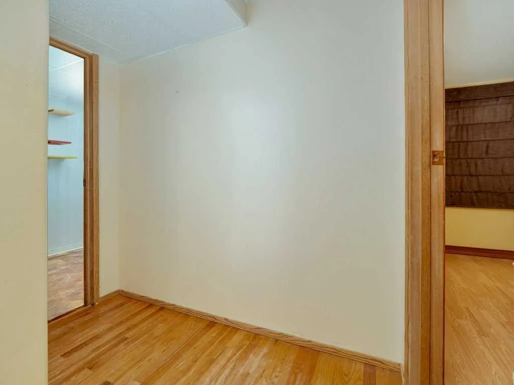 43 Ryerson Road W