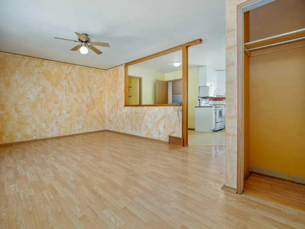 43 Ryerson Road W