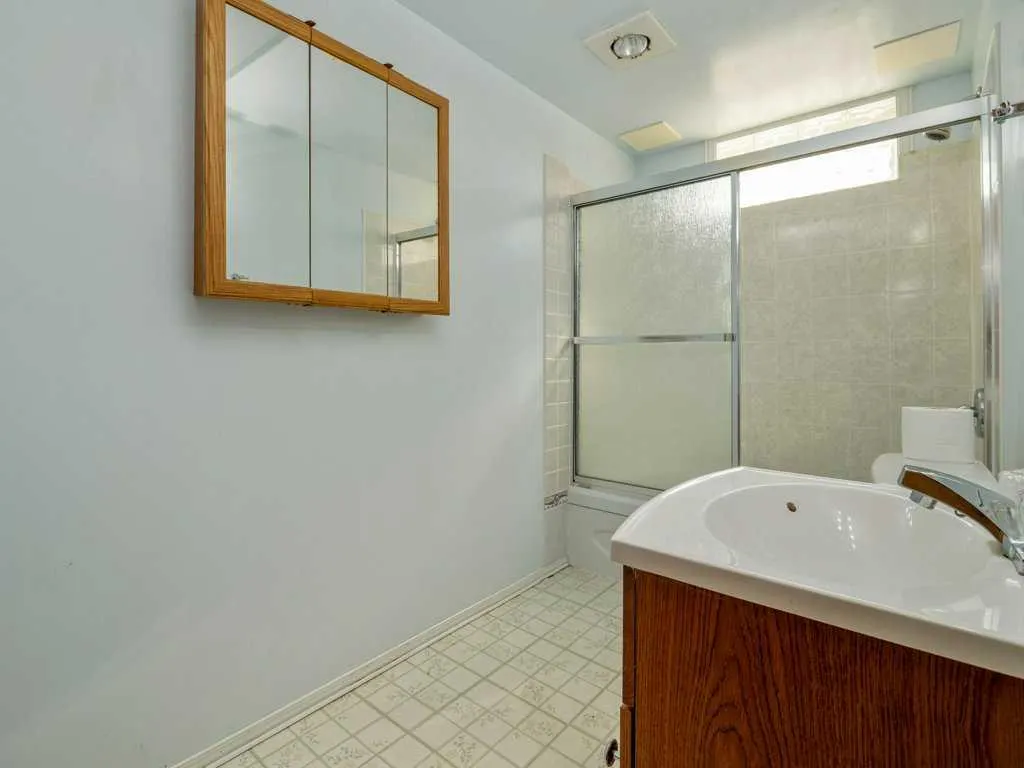 43 Ryerson Road W