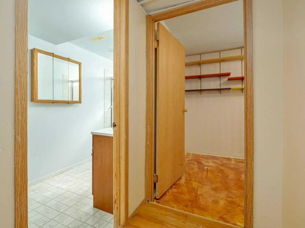 43 Ryerson Road W