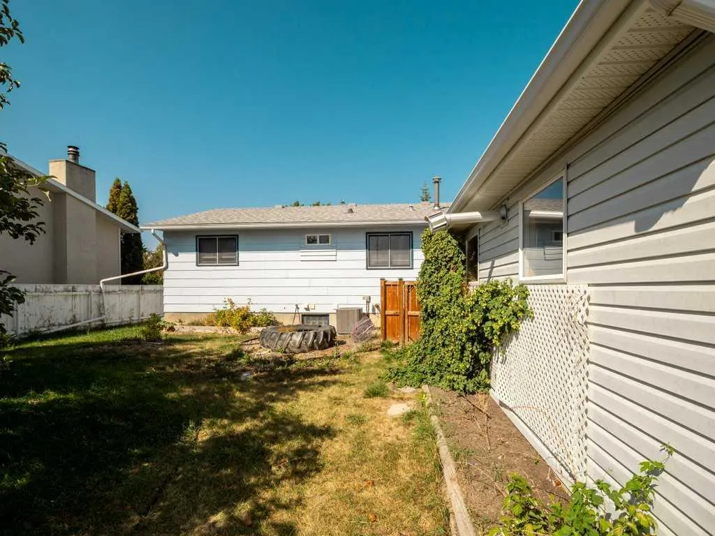 43 Ryerson Road W