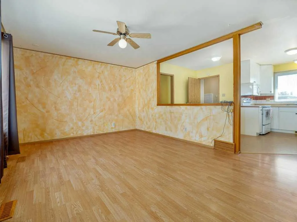 43 Ryerson Road W
