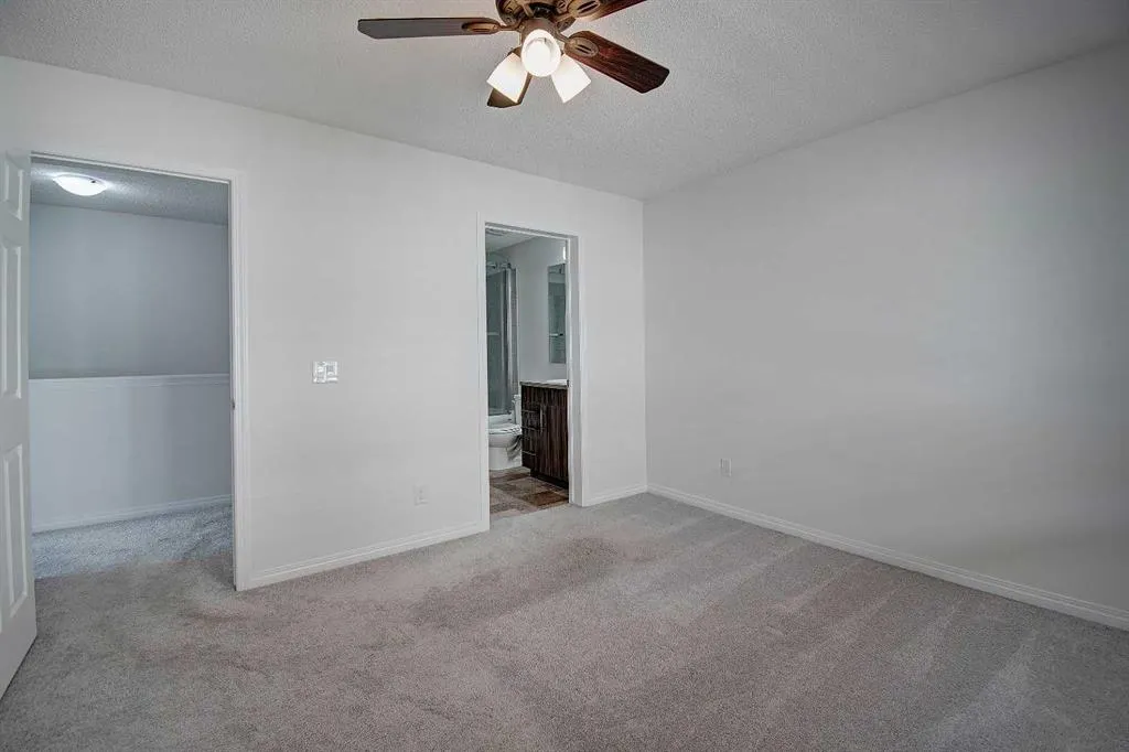 221 Hillcrest Gardens SW
