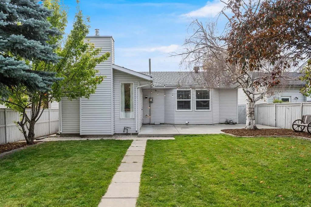 92 Woodford Drive SW