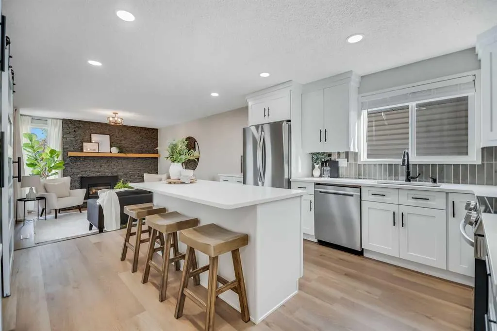92 Woodford Drive SW