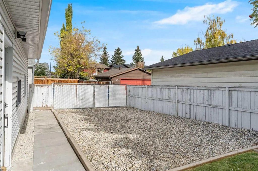 92 Woodford Drive SW