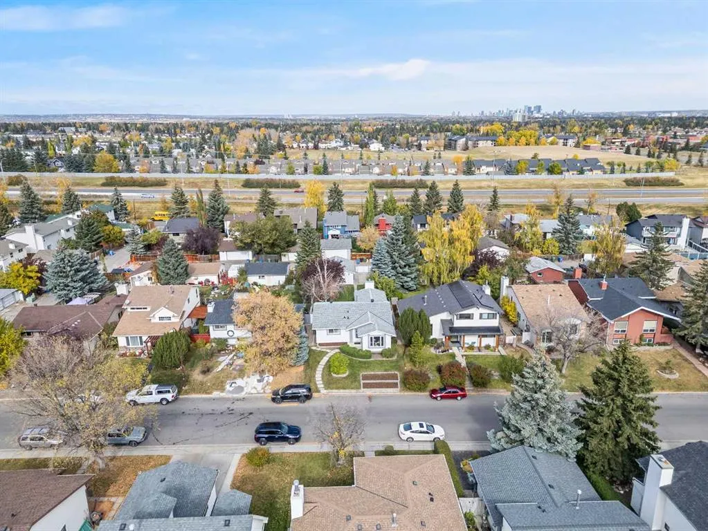 92 Woodford Drive SW