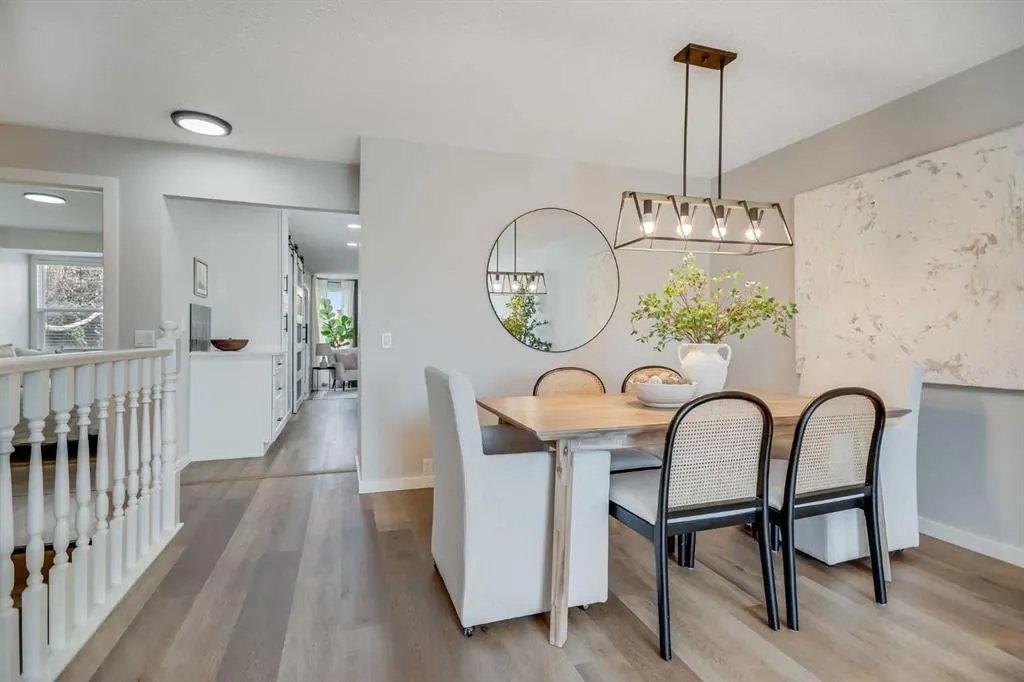 92 Woodford Drive SW