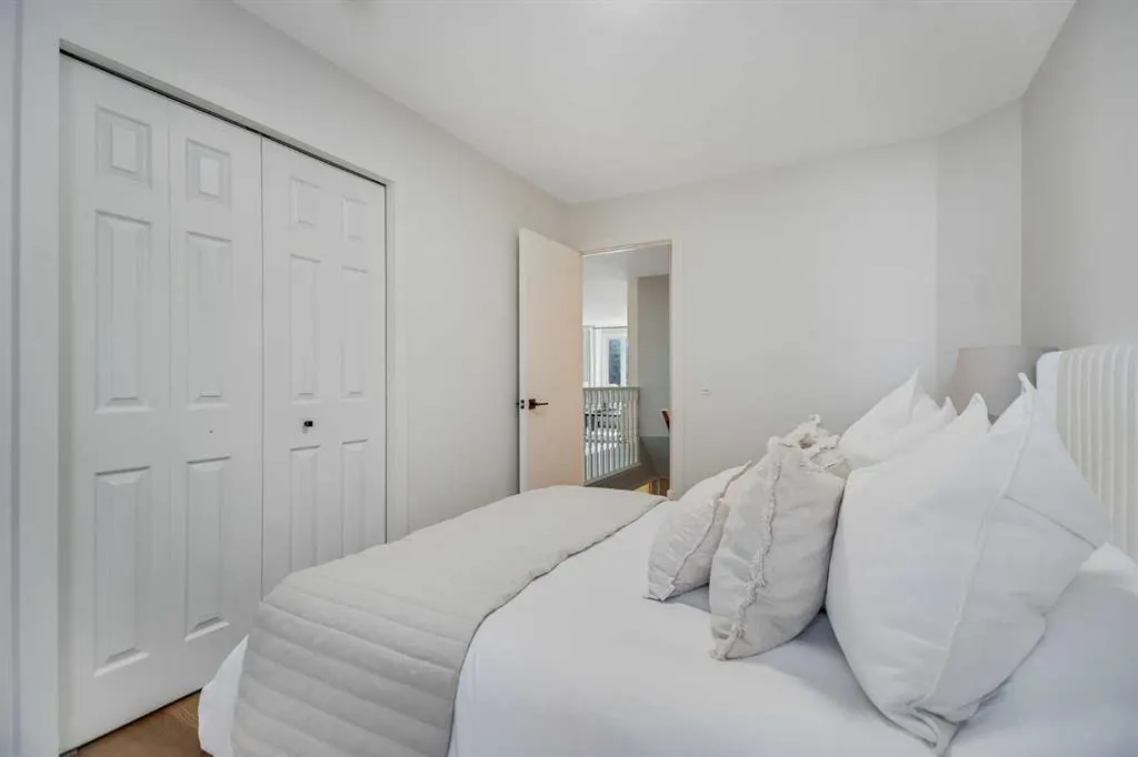 92 Woodford Drive SW