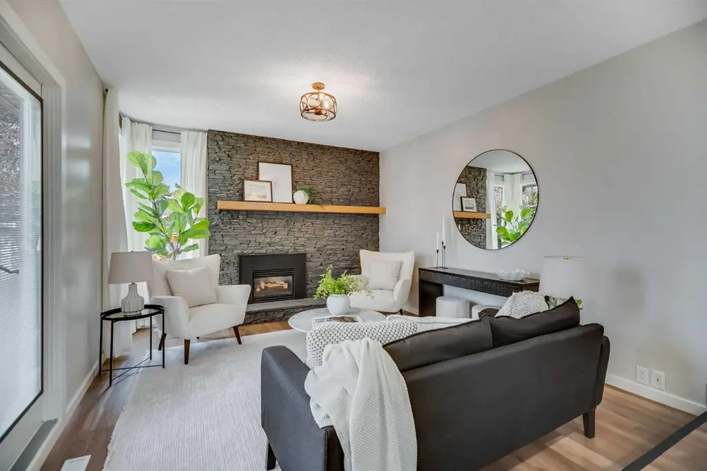92 Woodford Drive SW