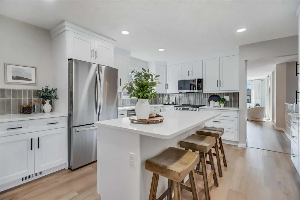 92 Woodford Drive SW
