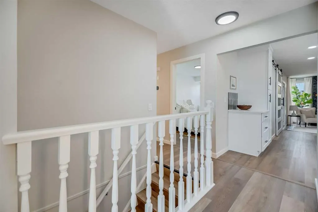 92 Woodford Drive SW