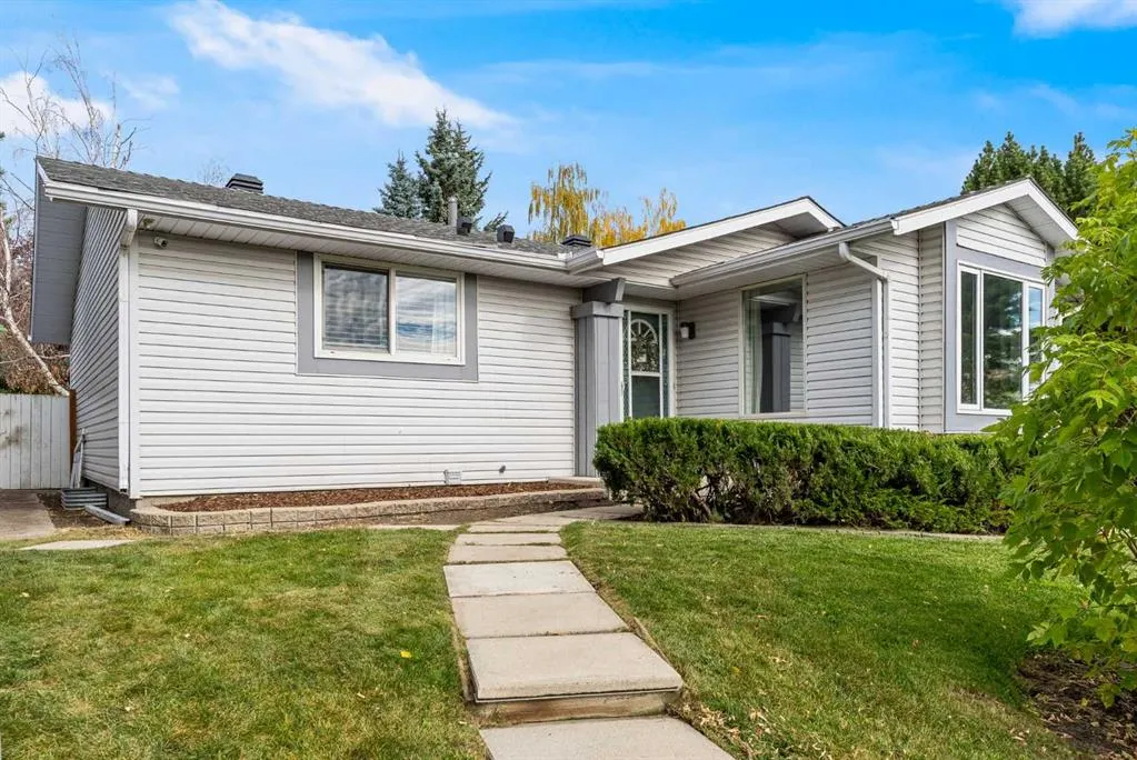 92 Woodford Drive SW