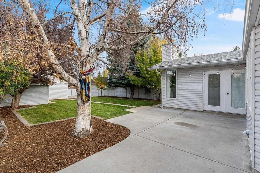 92 Woodford Drive SW