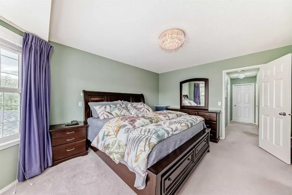 28 Country Hills Manor NW