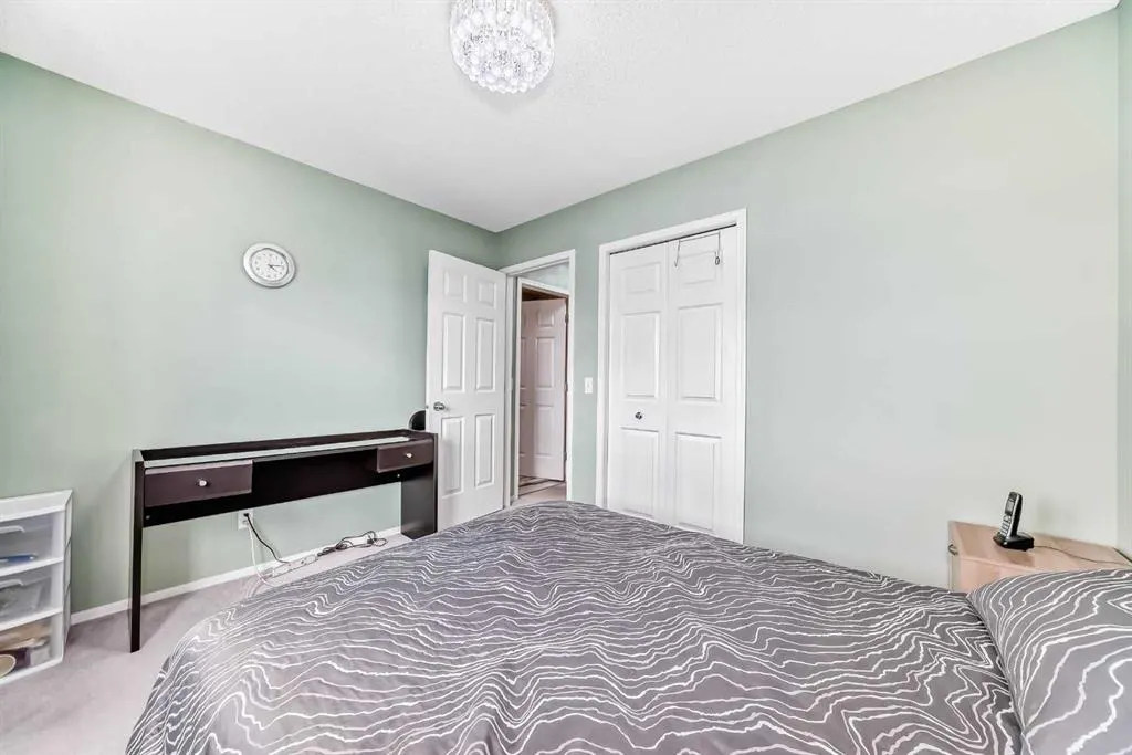 28 Country Hills Manor NW