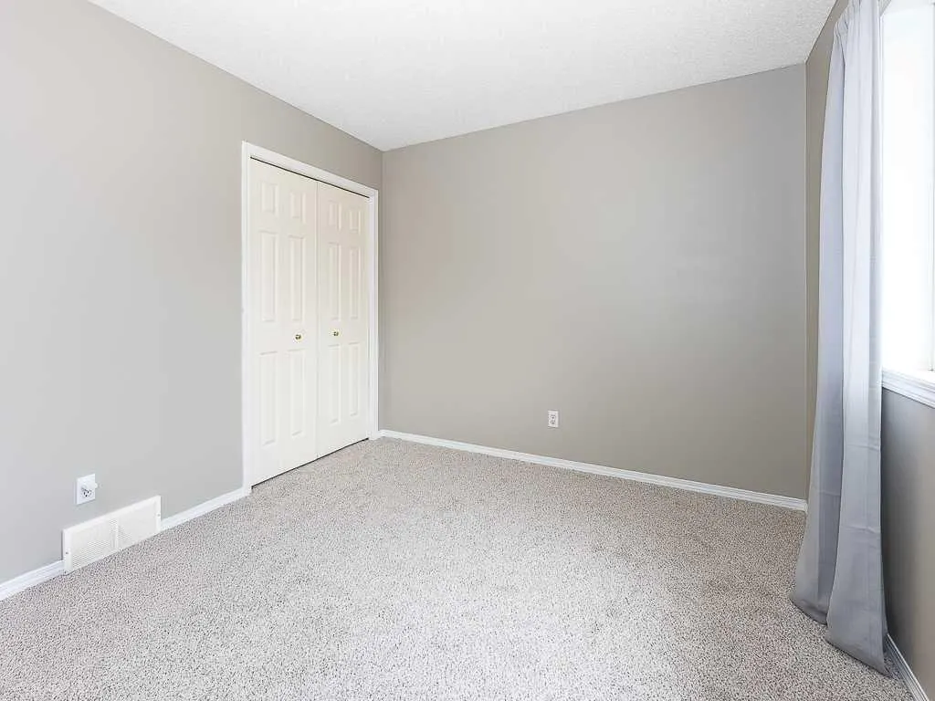 323 Bridlewood Circle SW