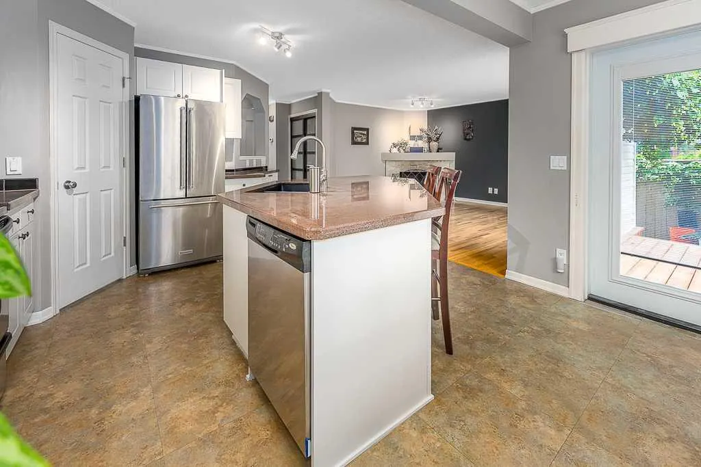 323 Bridlewood Circle SW