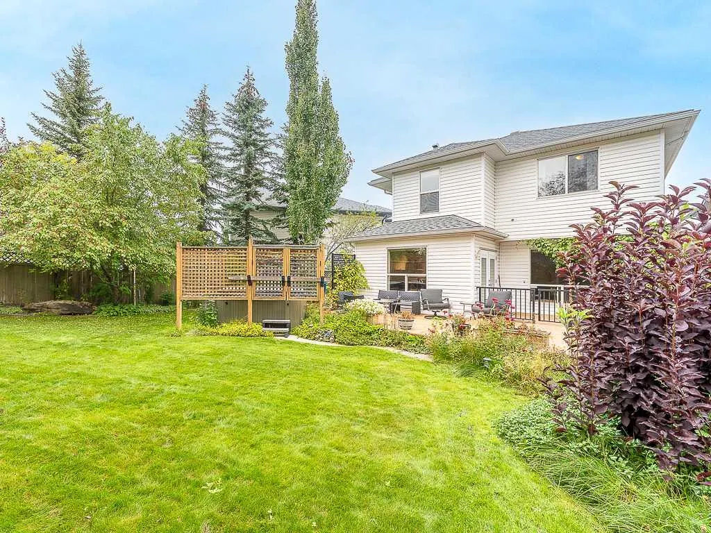 323 Bridlewood Circle SW
