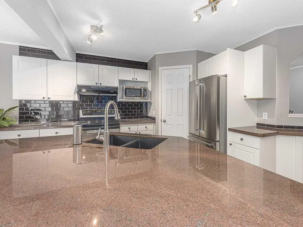 323 Bridlewood Circle SW
