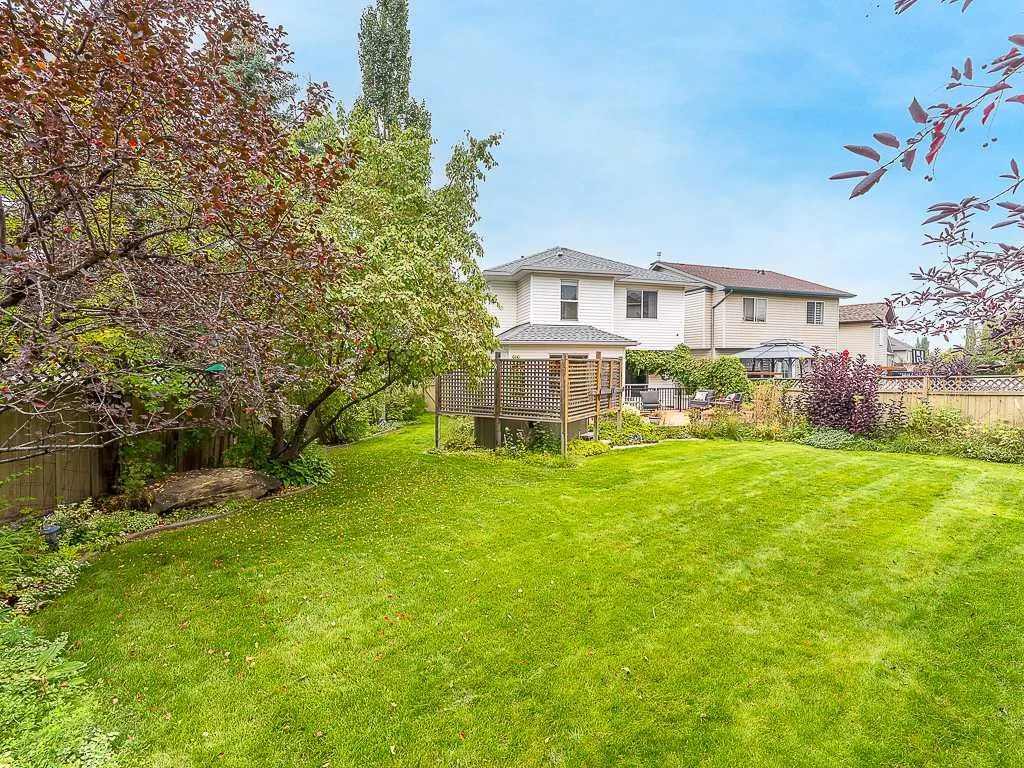 323 Bridlewood Circle SW