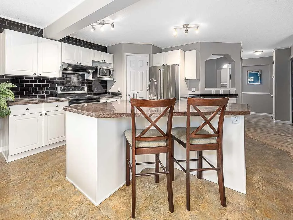 323 Bridlewood Circle SW