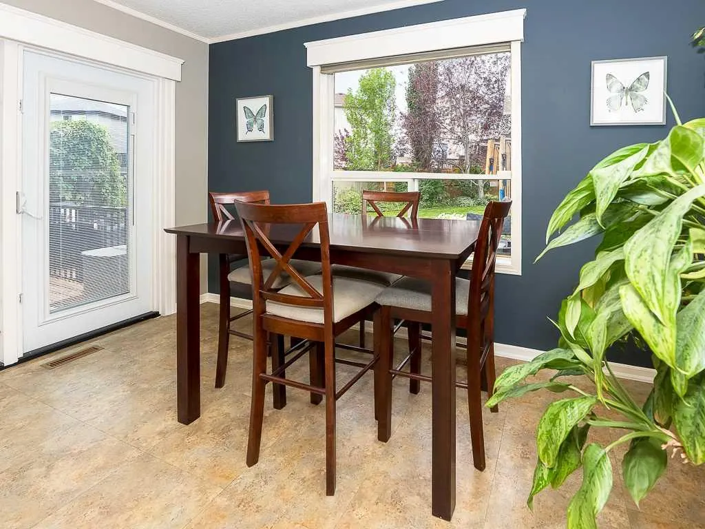 323 Bridlewood Circle SW