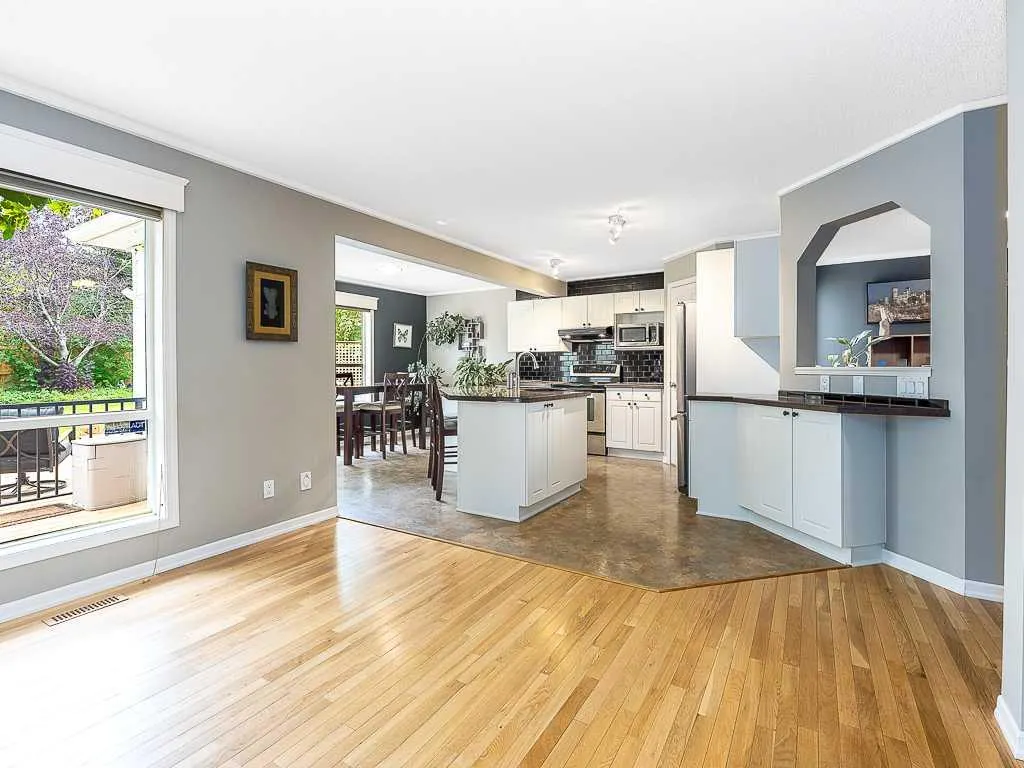323 Bridlewood Circle SW