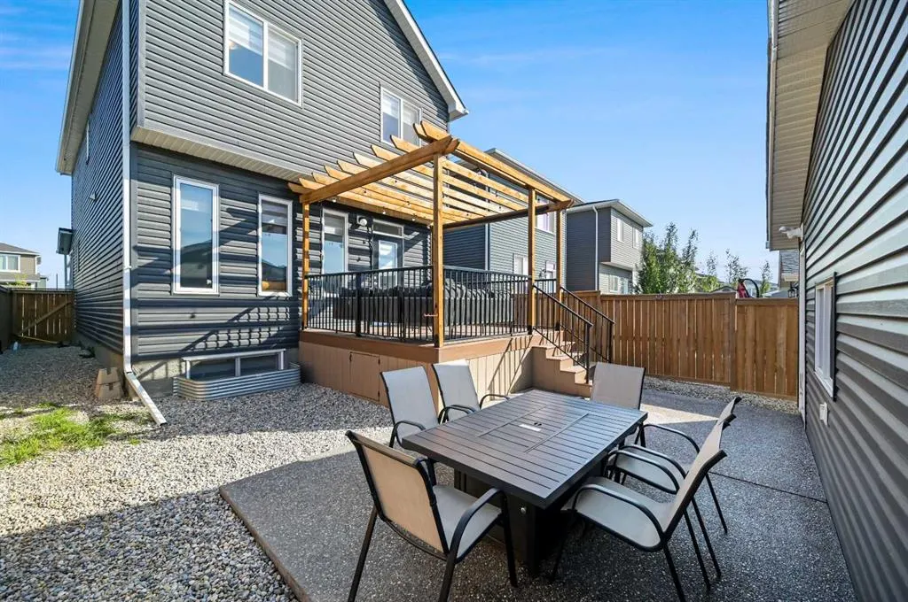 856 West Lakeview Drive