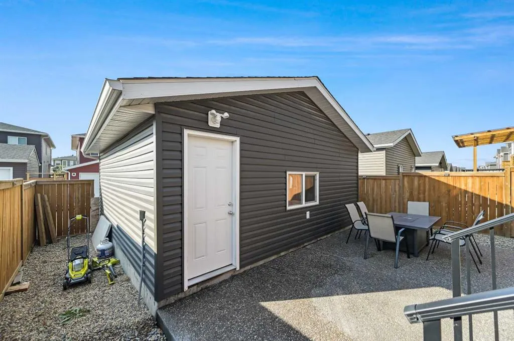 856 West Lakeview Drive