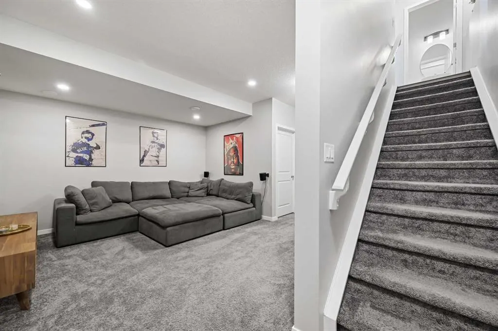 856 West Lakeview Drive